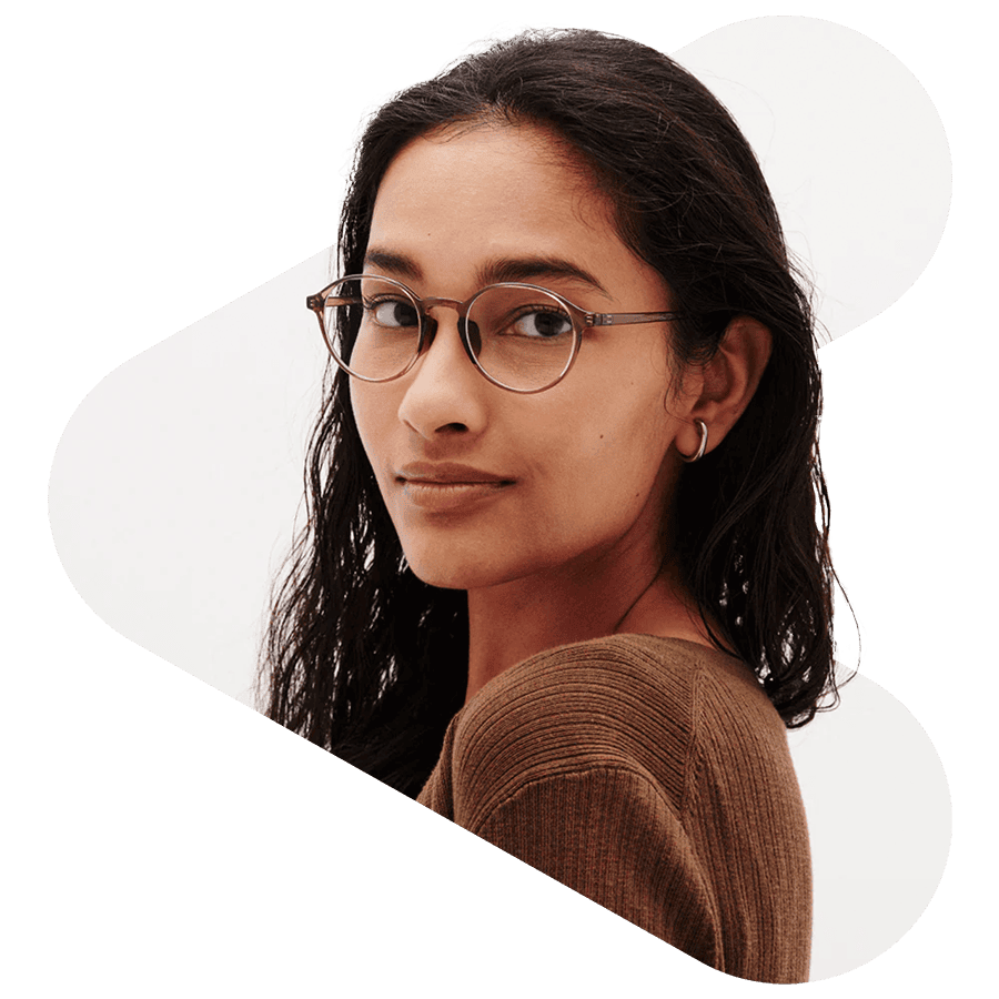 woman wearing Jins glasses