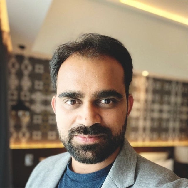 Snowlfake Cortex Build a RAG-based, GenAI chatbot using Structured Data with Snowflake ...