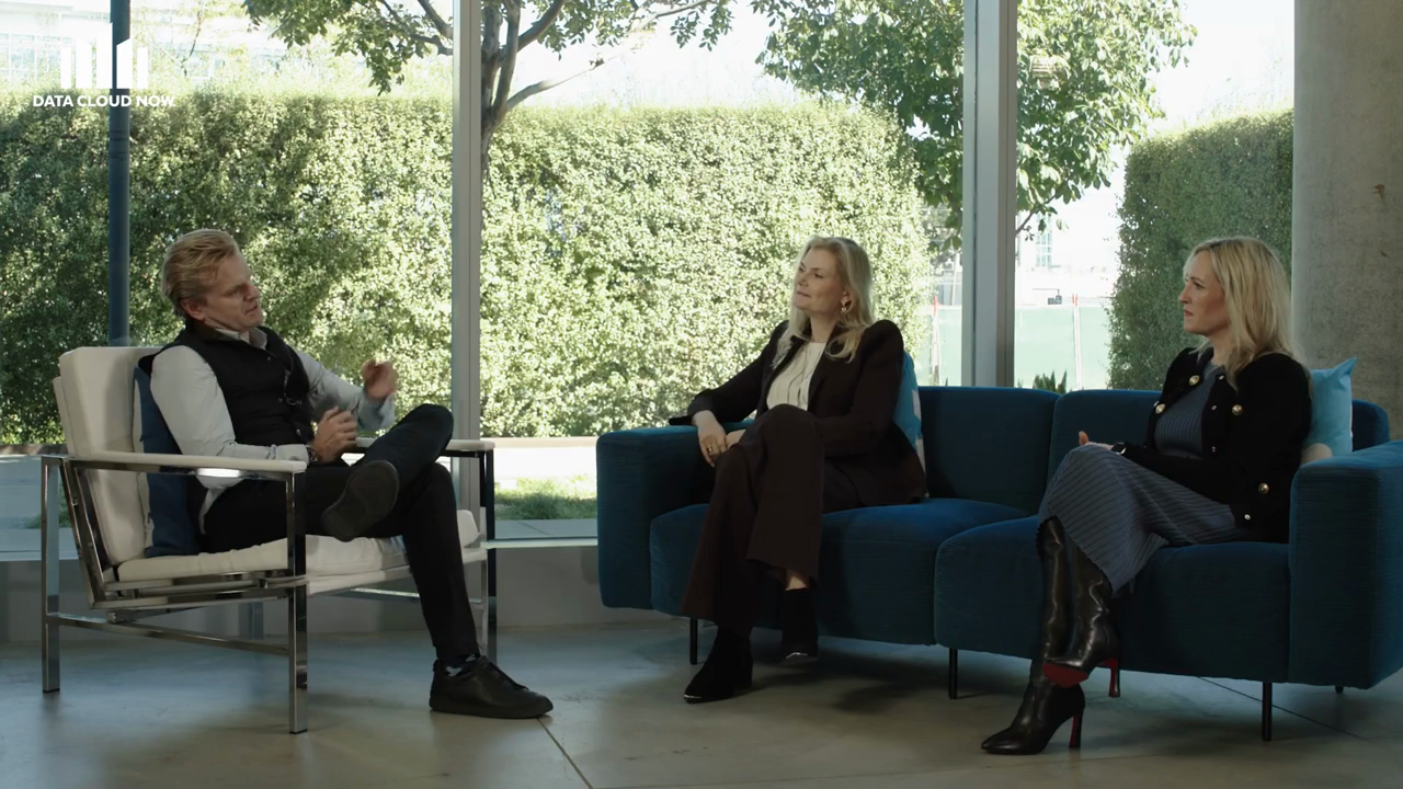 Unlocking data interoperability and the power of AI with Microsoft and Snowflake