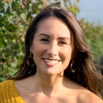 Lindsey Sole headshot