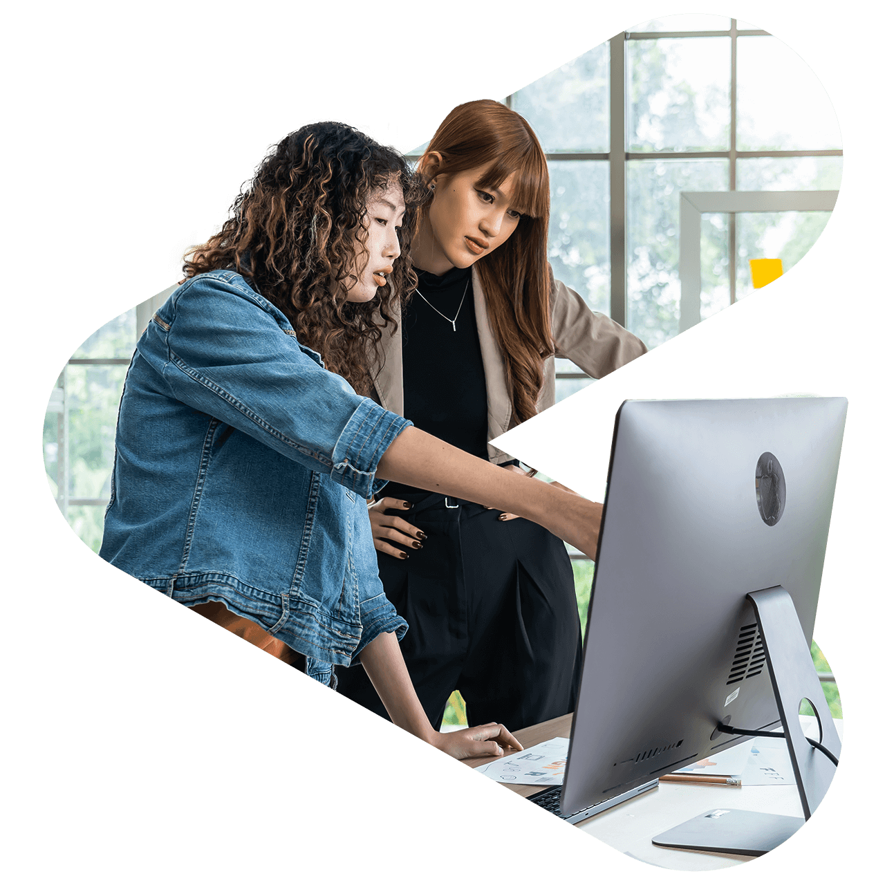 customer-story-hero-image-alt