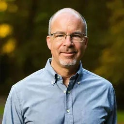 Headshot-style photo of Evan Powell of DeepTempo