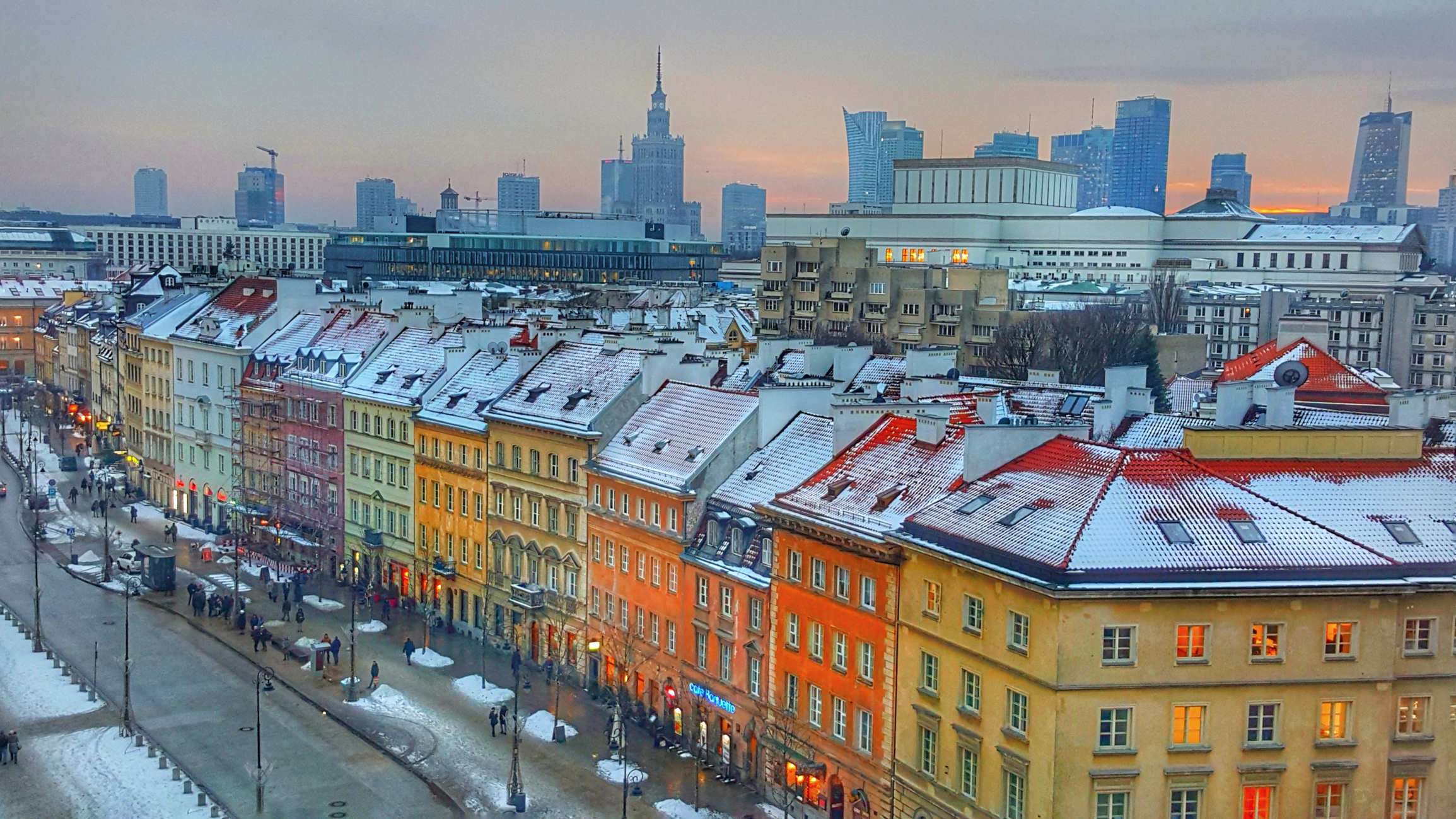 It’s Snowing in Warsaw!